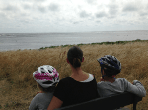 Illustrasjonsfoto: Kvinne med to barn i Danmark